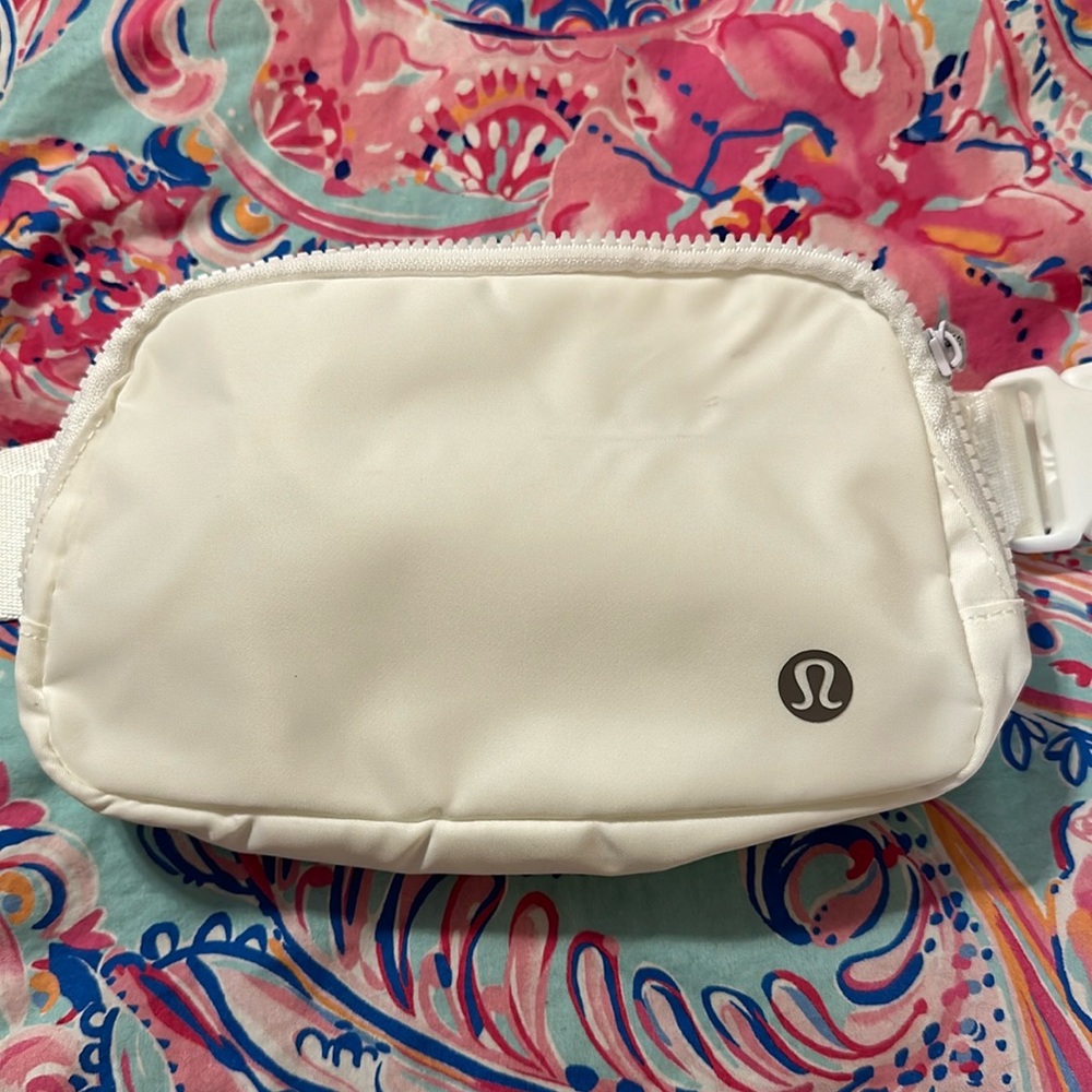 Lululemon Belt Bag 1L Everywhere Bag Optic White Retired